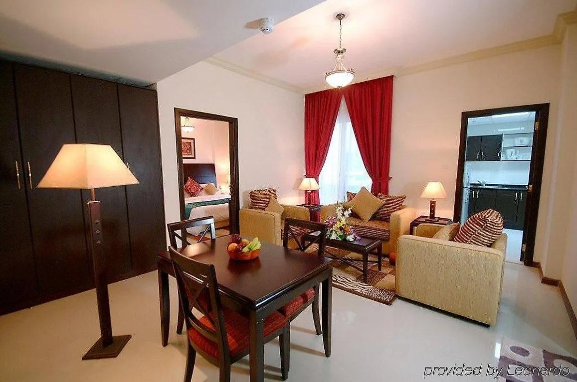 Golden Square Hotel Apartments Dubai 3*,